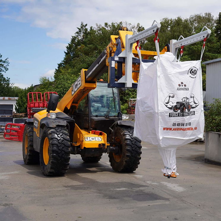 Pack sécurité : potence 4 crochets attache EURO + 100 big bags 1T avec goulotte de vidange