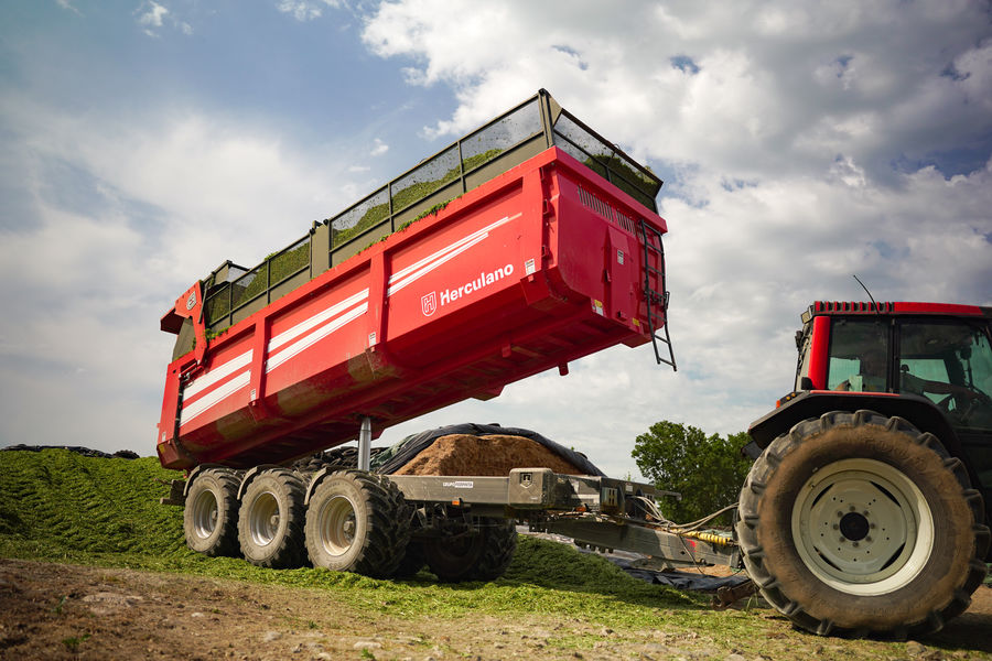 Benne HERCULANO travaux d'ensilage